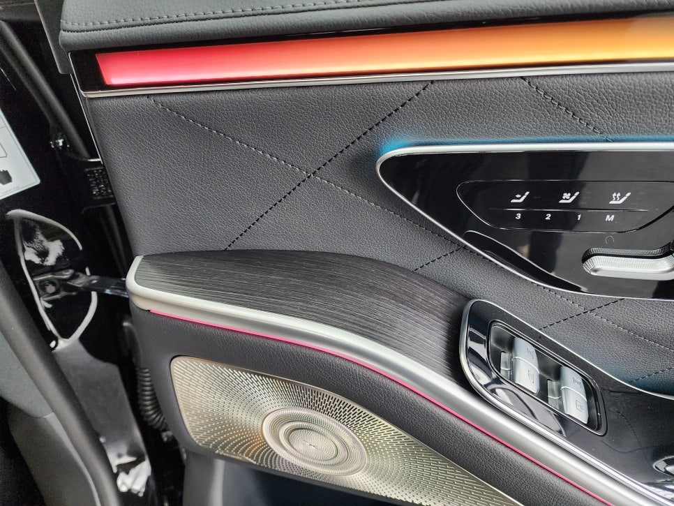 벤츠 W223 S450 - 벤츠 순정 피아노락커트림 & 4D부메스터