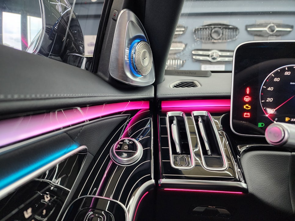 벤츠 W223 S450 - 벤츠 순정 피아노락커트림 & 4D부메스터