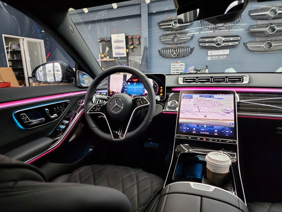 벤츠 W223 S450 - 벤츠 순정 피아노락커트림 & 4D부메스터