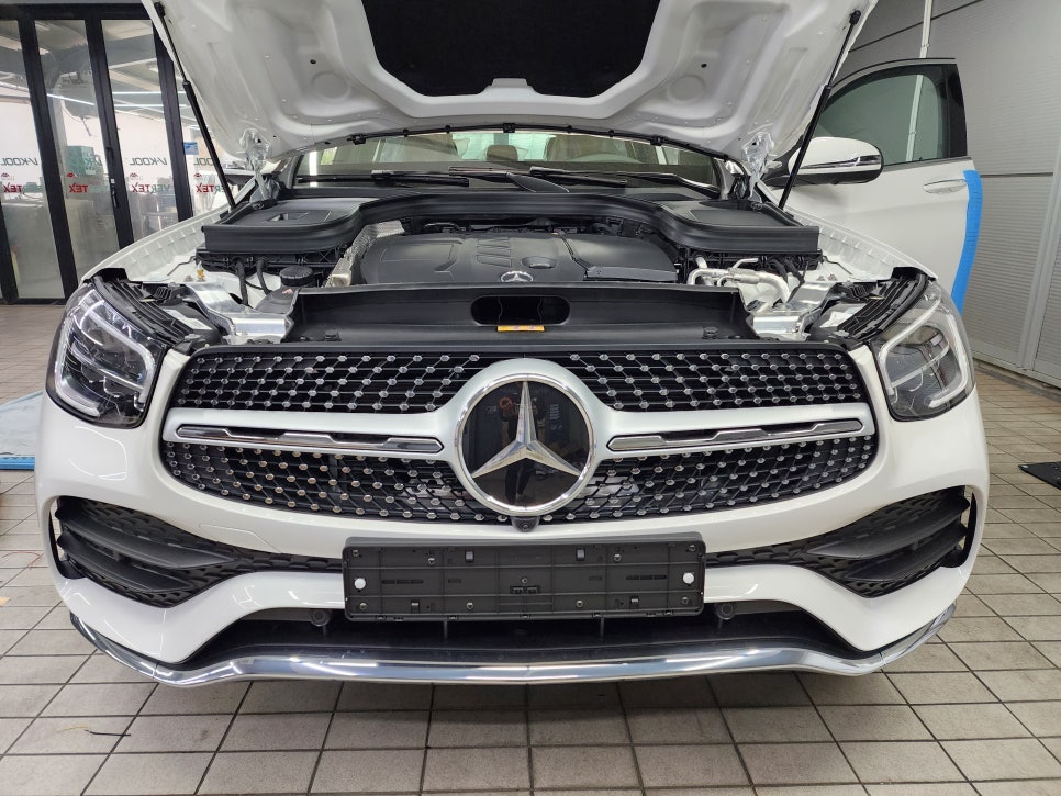 벤츠 GLC200d 쿠페 - 세로 그릴 시공