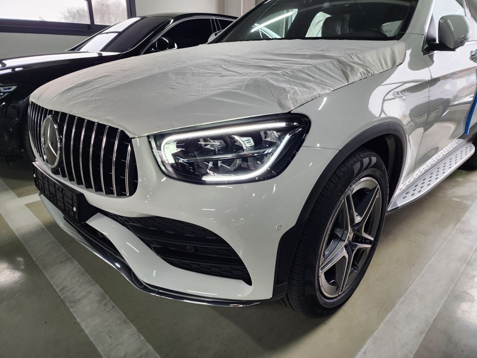 벤츠 GLC200d 쿠페 - 세로 그릴 시공