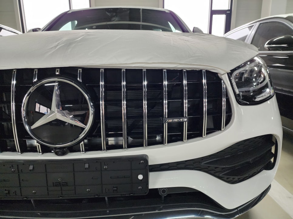 벤츠 GLC200d 쿠페 - 세로 그릴 시공