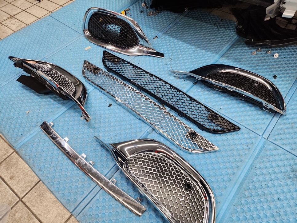 벤츠 S580마이바흐 - S680 하단 크롬 몰딩으로 럭셔리 업그레이드!