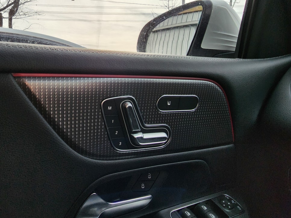 벤츠 GLB200d - 벤츠 순정 전동시트 & 메모리 시트