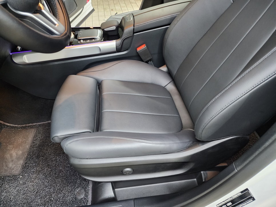 벤츠 GLB200d - 벤츠 순정 전동시트 & 메모리 시트