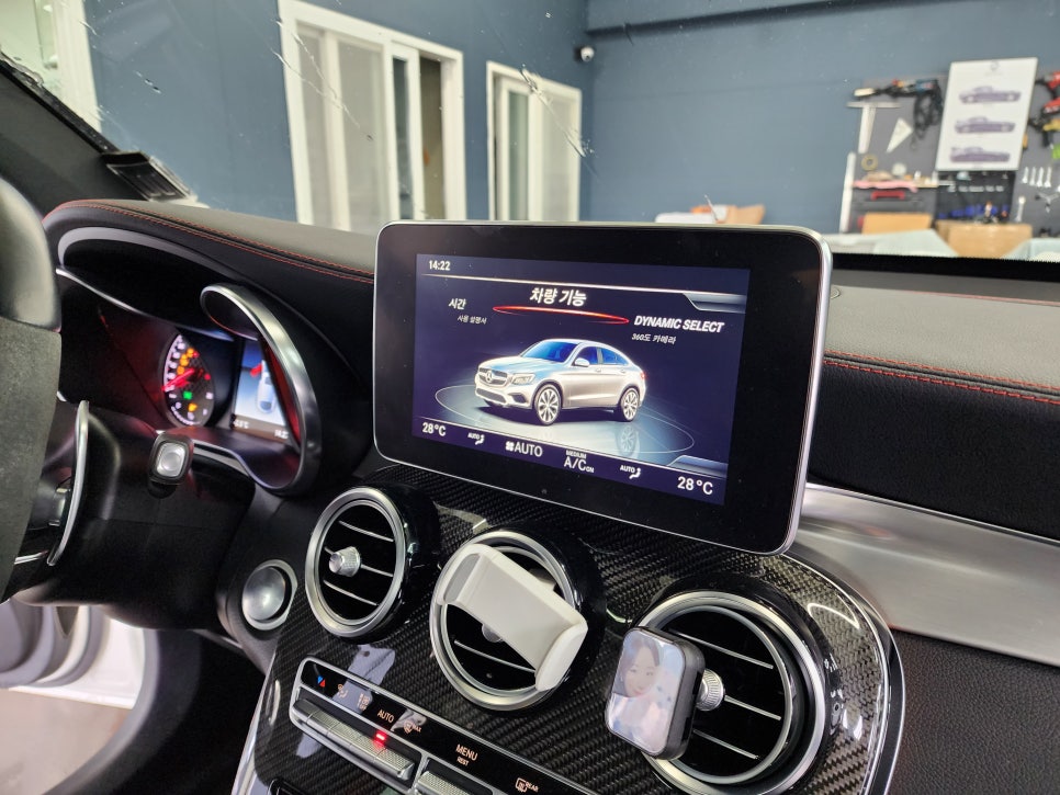 벤츠GLC43amg - M2C-200a 플러스, 12인치 모니터