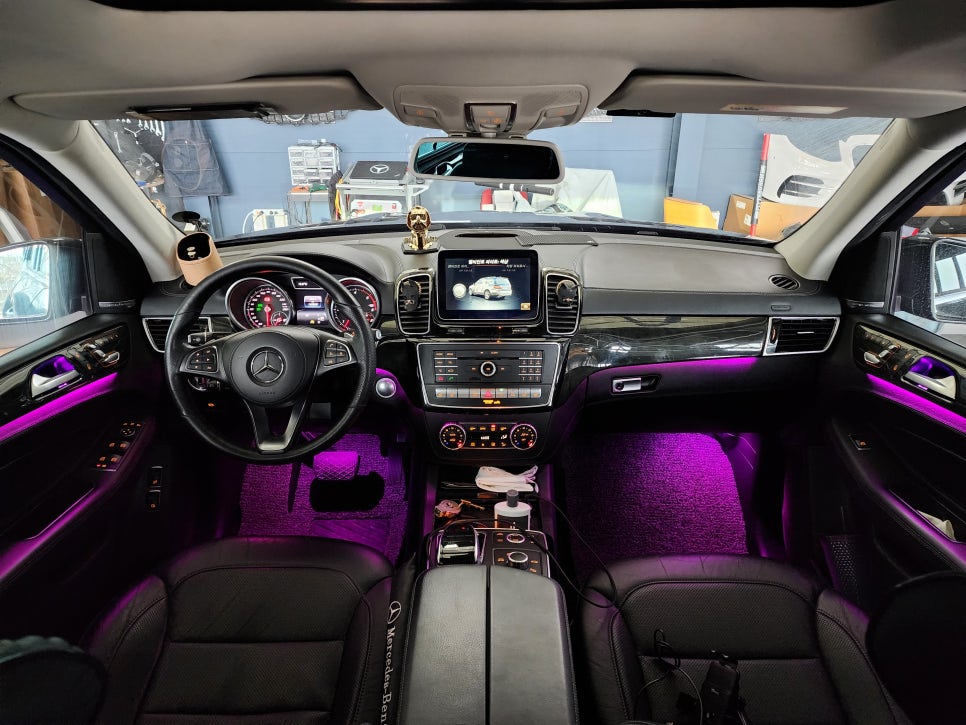 벤츠 GLS350d - 12색 엠비언트 확장 및 멀티컬러까지~
