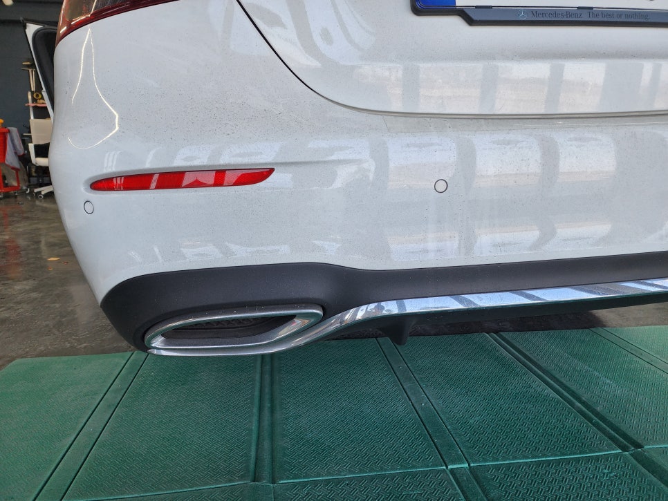 벤츠E220d - E53amg 디퓨저 + 블랙팁, 레터링 월계수 도어스팟