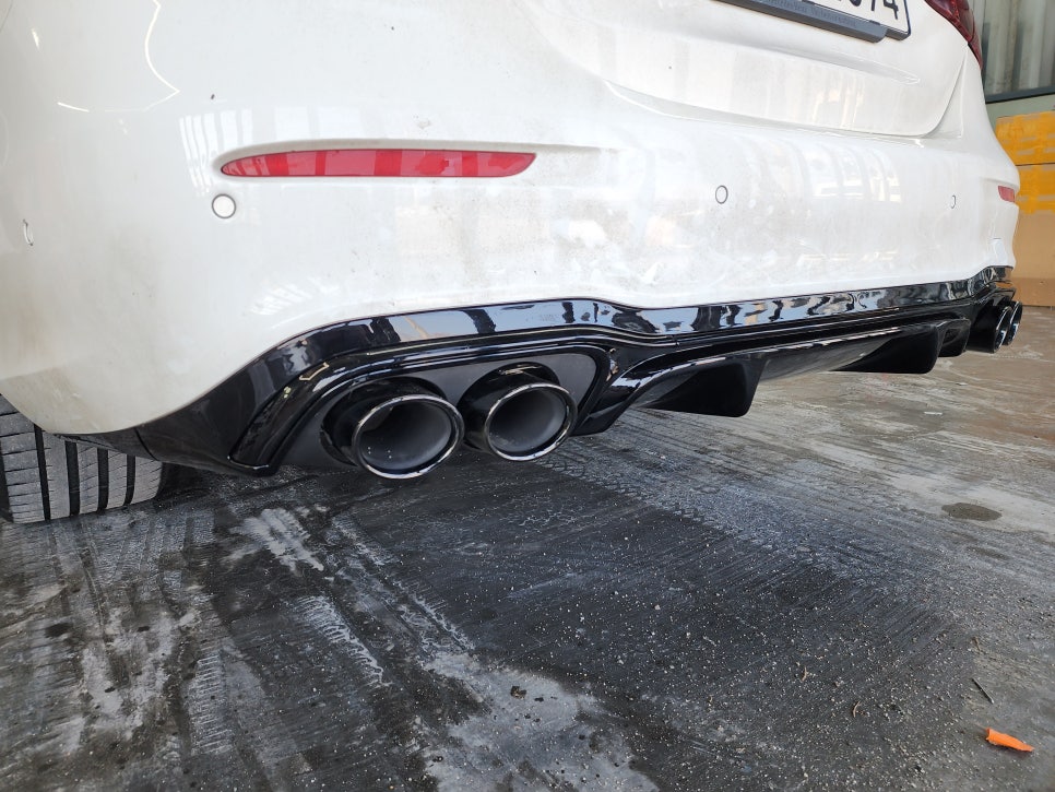 벤츠E220d - E53amg 디퓨저 + 블랙팁, 레터링 월계수 도어스팟