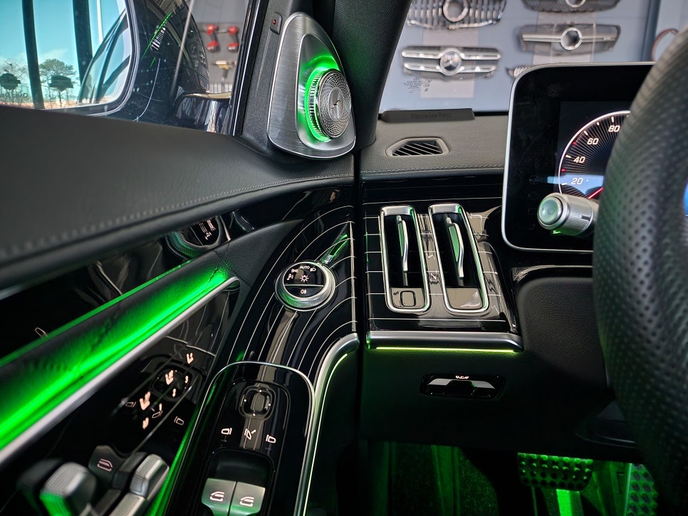 벤츠 S400d - 애프터 피아노 트림 & 4D 부메스터