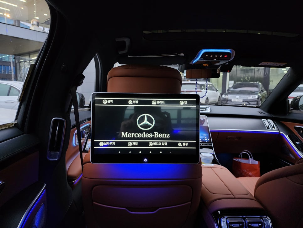 벤츠 S450 - 리어 모니터 " 쓰기 편한 안드로이드 노바X13 "