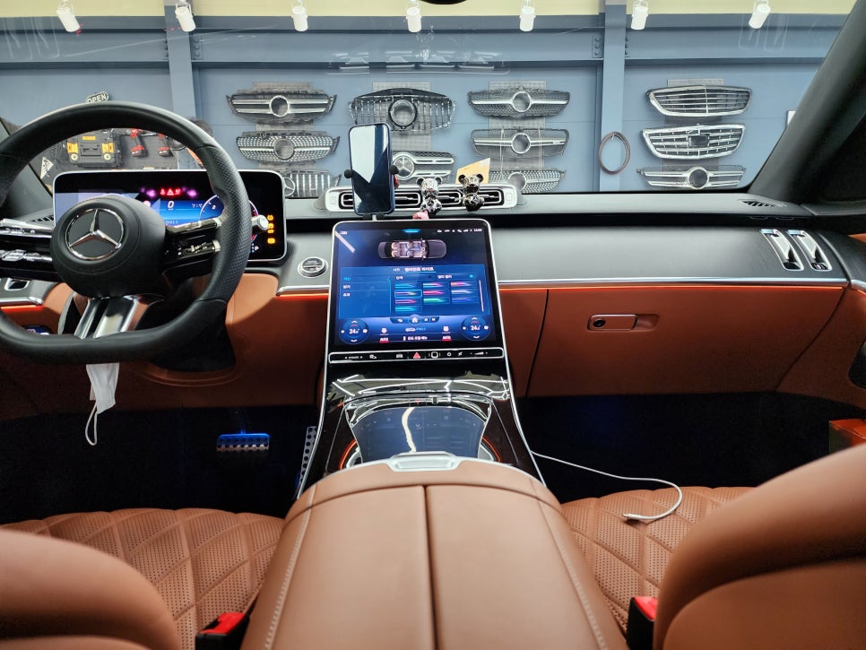 벤츠 S400d - 액티브 엠비언트, 4D 부메스터 " 조화롭고 아름다운 실내 인테리어를 위한 변화 !! "