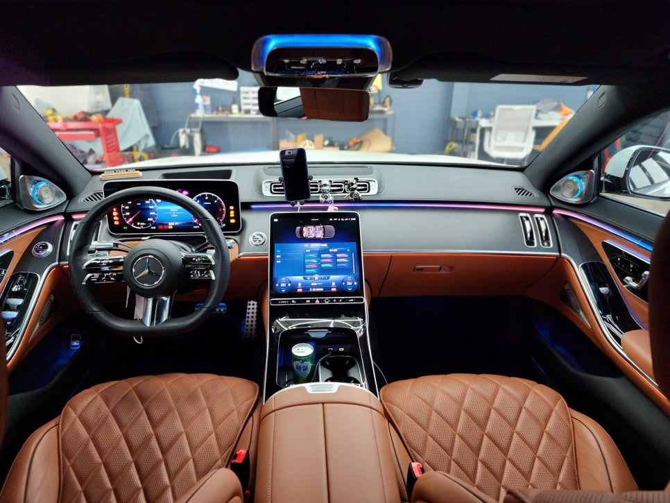 벤츠 S400d - 액티브 엠비언트, 4D 부메스터 " 조화롭고 아름다운 실내 인테리어를 위한 변화 !! "