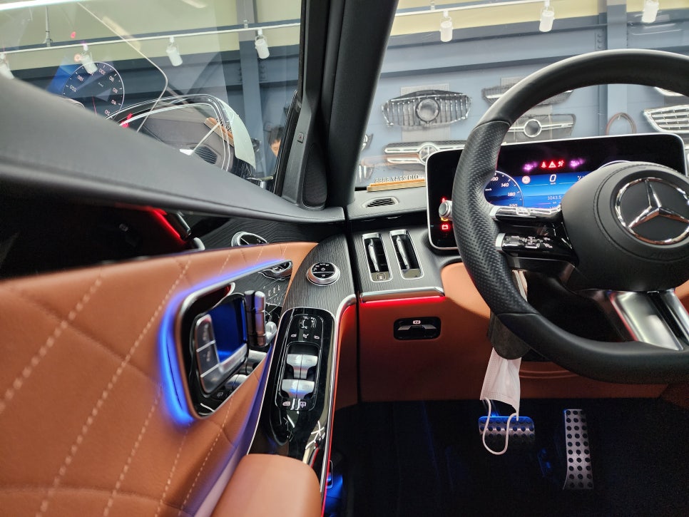 벤츠 S400d - 액티브 엠비언트, 4D 부메스터 " 조화롭고 아름다운 실내 인테리어를 위한 변화 !! "