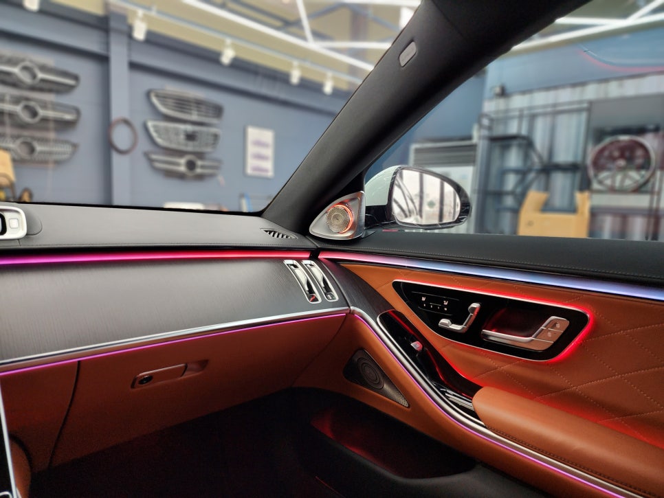 벤츠 S400d - 액티브 엠비언트, 4D 부메스터 " 조화롭고 아름다운 실내 인테리어를 위한 변화 !! "
