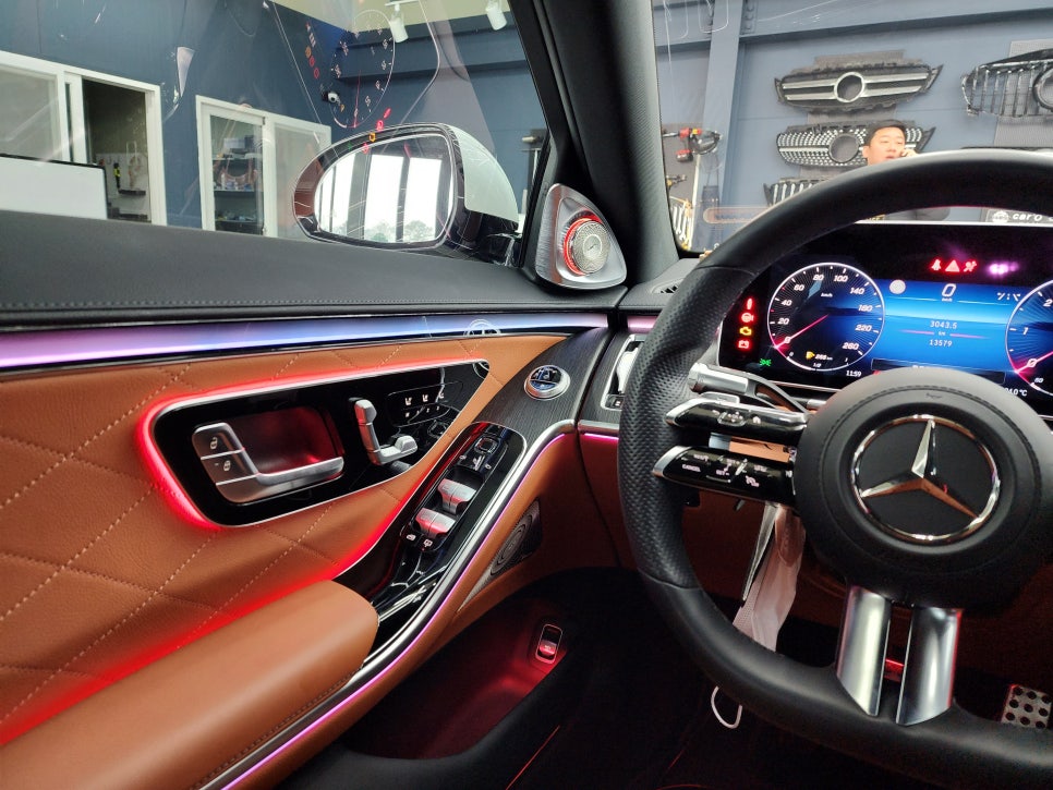 벤츠 S400d - 액티브 엠비언트, 4D 부메스터 " 조화롭고 아름다운 실내 인테리어를 위한 변화 !! "