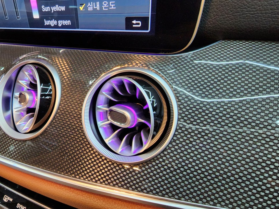벤츠E400 쿠페 - 송풍구 엠비언트 & 벤츠 순정 엠비언트 /AMG 퍼들램프