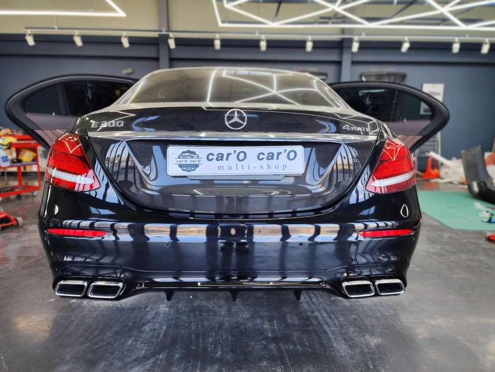 벤츠E300 - 63amg 리어 범퍼, 사이드 스텝, 63amg 퍼포먼스 휠, 컬러 안전벨트로 AMG 감성 업그레이드 !!!