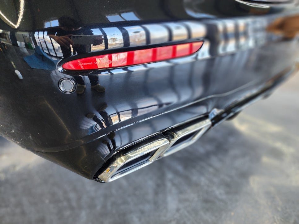 벤츠E300 - 63amg 리어 범퍼, 사이드 스텝, 63amg 퍼포먼스 휠, 컬러 안전벨트로 AMG 감성 업그레이드 !!!