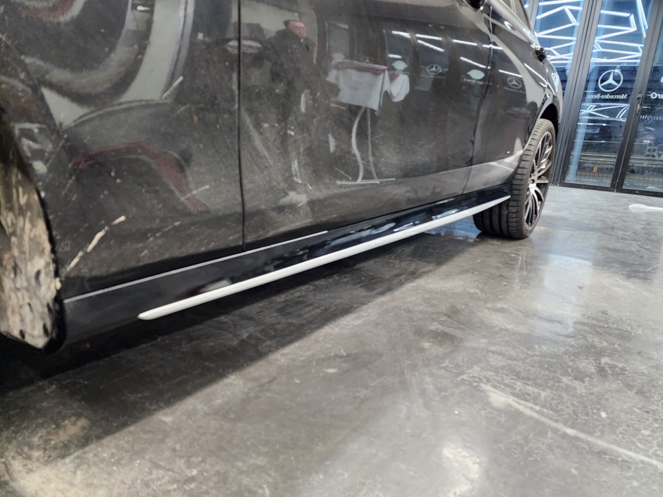 벤츠E300 - 63amg 리어 범퍼, 사이드 스텝, 63amg 퍼포먼스 휠, 컬러 안전벨트로 AMG 감성 업그레이드 !!!