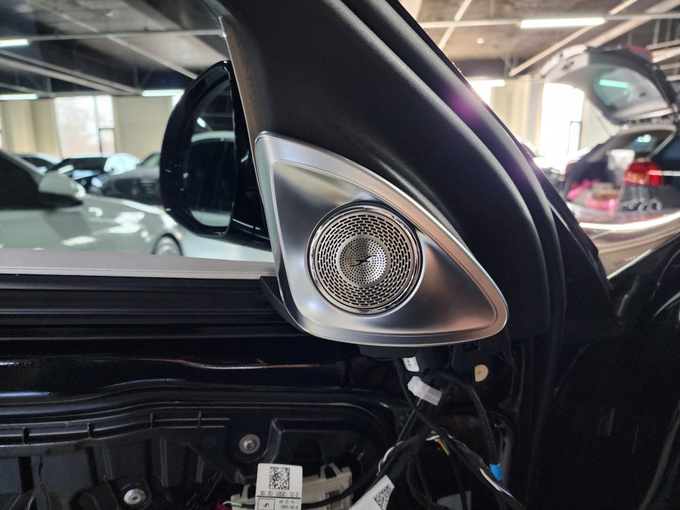 벤츠 S500 - 4D 부메스터 시공으로 오디오의 품격도 업그레이드 !!