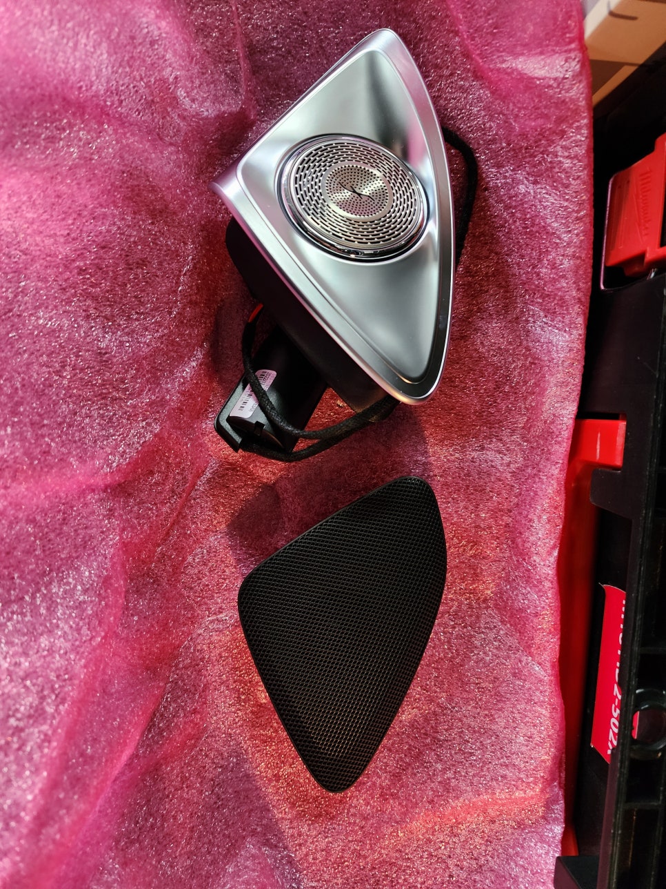 벤츠 S500 - 4D 부메스터 시공으로 오디오의 품격도 업그레이드 !!