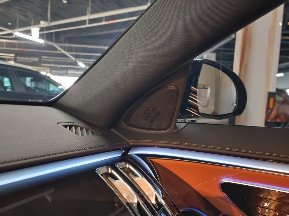 벤츠 S500 - 4D 부메스터 시공으로 오디오의 품격도 업그레이드 !!