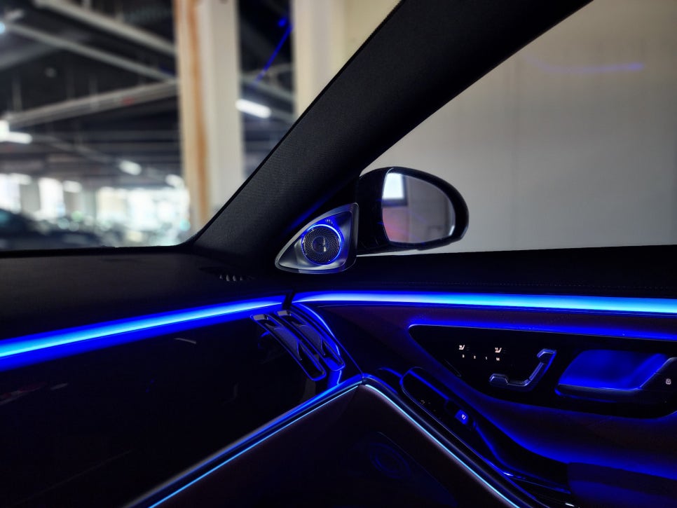 벤츠 S500 - 4D 부메스터 시공으로 오디오의 품격도 업그레이드 !!