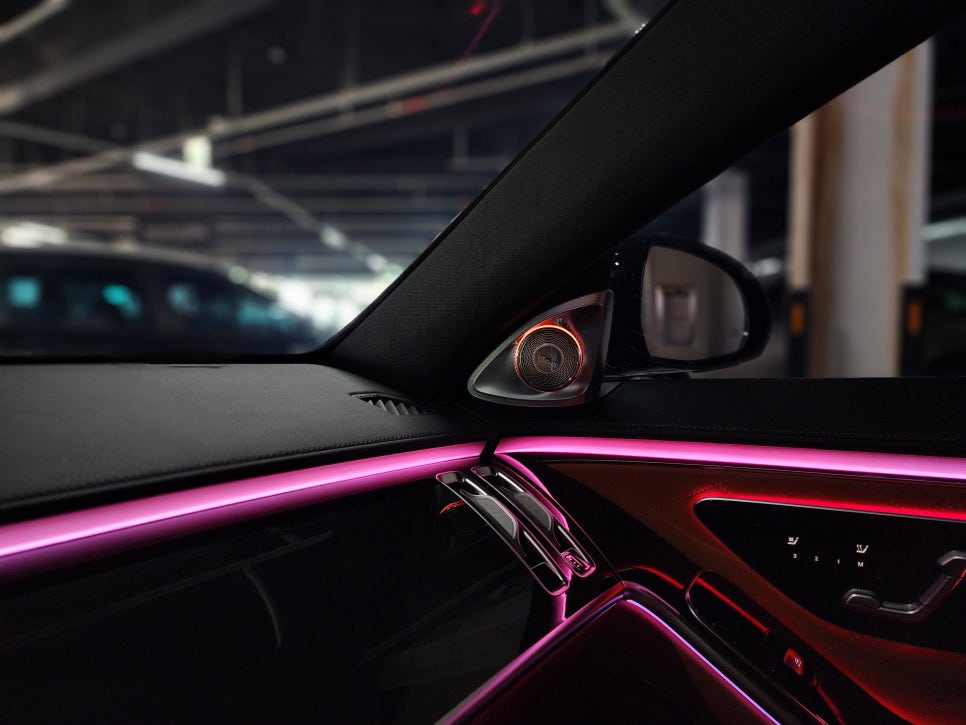 벤츠 S500 - 4D 부메스터 시공으로 오디오의 품격도 업그레이드 !!