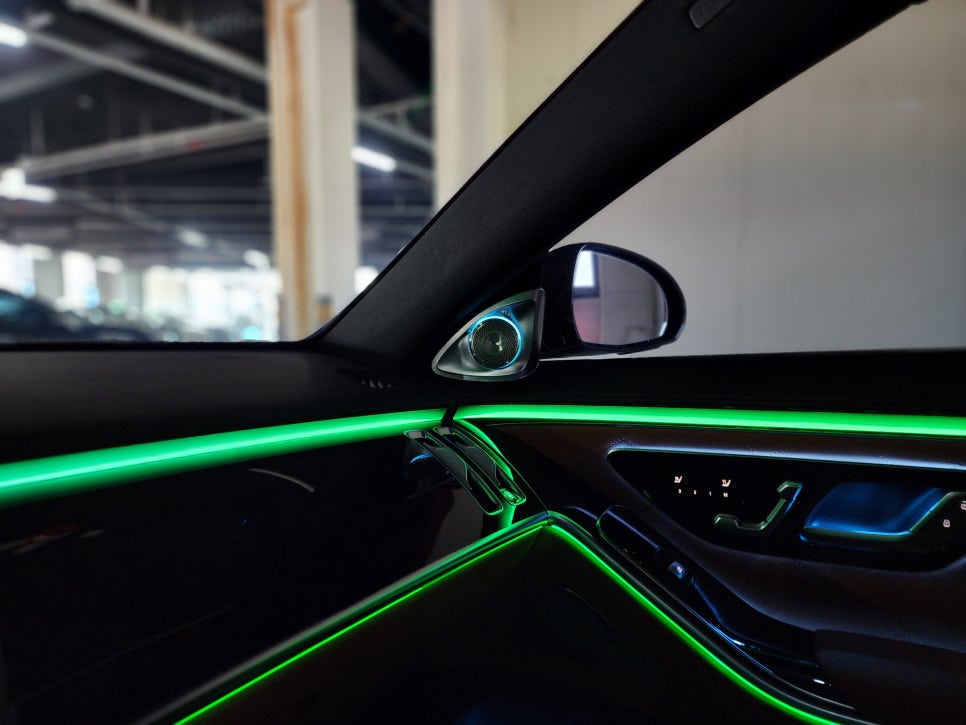 벤츠 S500 - 4D 부메스터 시공으로 오디오의 품격도 업그레이드 !!