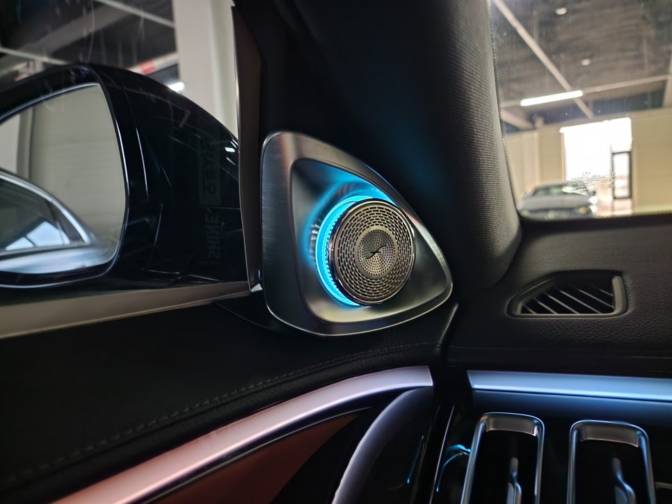 벤츠 S500 - 4D 부메스터 시공으로 오디오의 품격도 업그레이드 !!