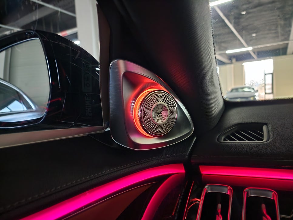 벤츠 S500 - 4D 부메스터 시공으로 오디오의 품격도 업그레이드 !!