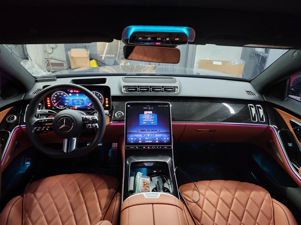 벤츠 S500 - 액티브 엠비언트로 화려하게~