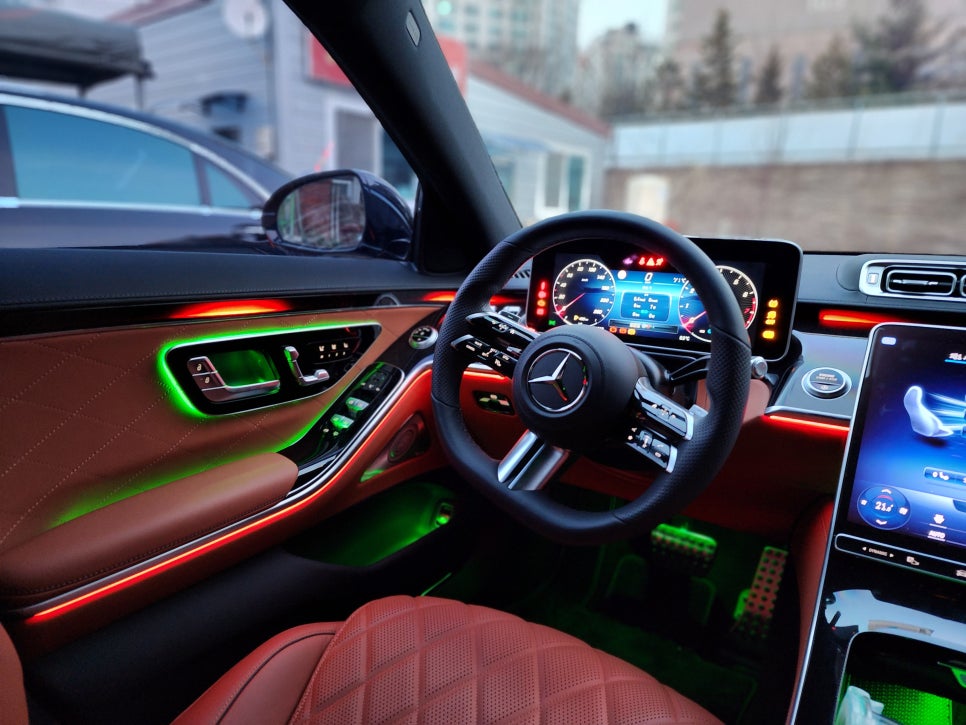 벤츠 S500 - 액티브 엠비언트로 화려하게~