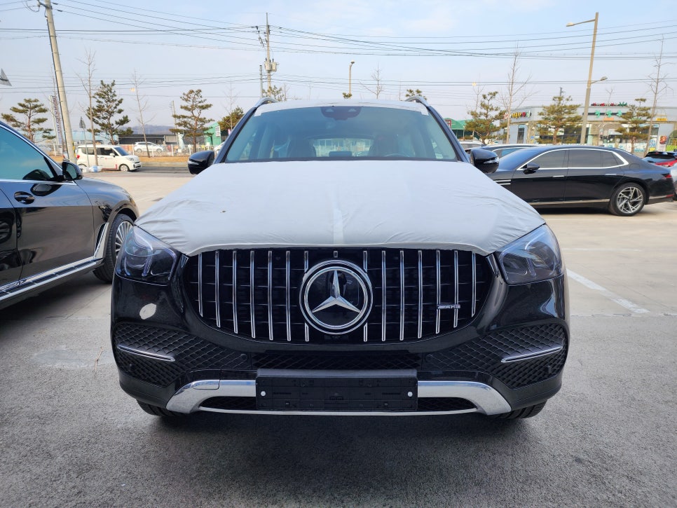 벤츠 gle300d - 세로 그릴 시공으로 새차 타는 기분을 느껴보세요 !