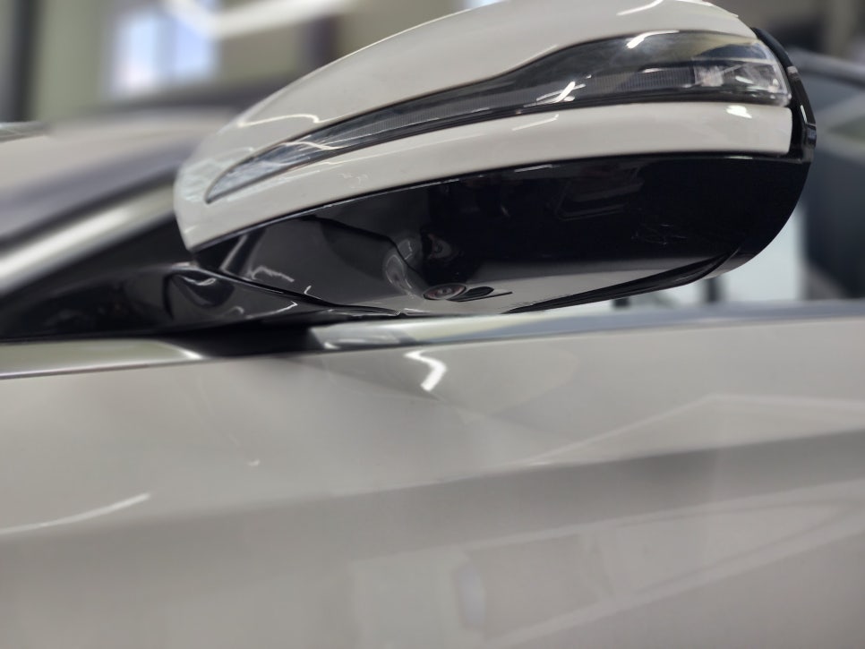 벤츠 W213 페리 E250 익스클루시브 - 벤츠정품 어라운드 뷰 시공으로 편안한 드라이빙 !!