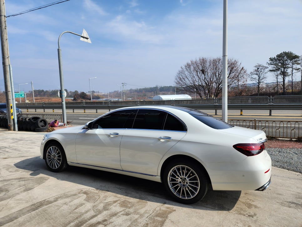 벤츠E220d - 하이클라스 3D부메스터 , 벤츠 정품 미드레인지커버,도어핀