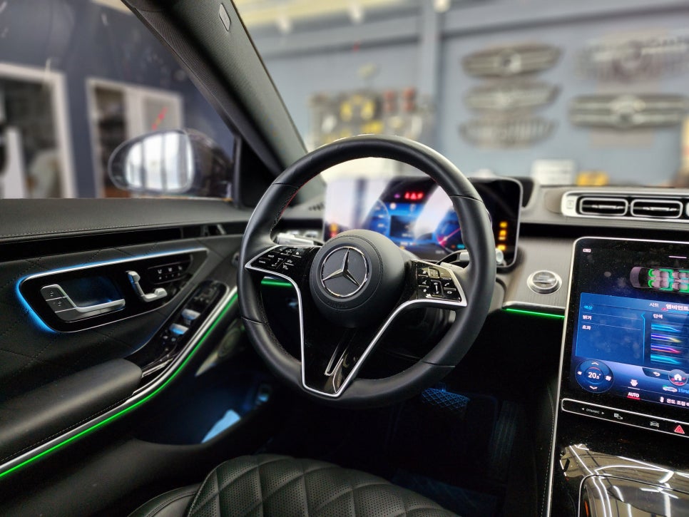벤츠 S400 - 역시 액티브 엠비언트 & 4D 부메스터를 시공해야 S클래스지 !!!