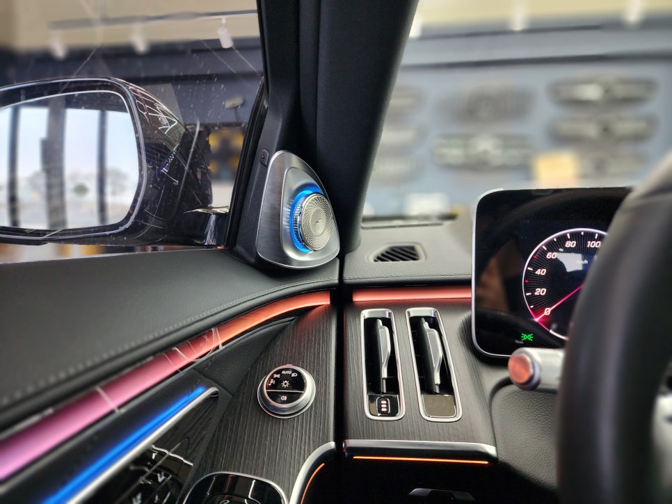 벤츠 S400 - 역시 액티브 엠비언트 & 4D 부메스터를 시공해야 S클래스지 !!!