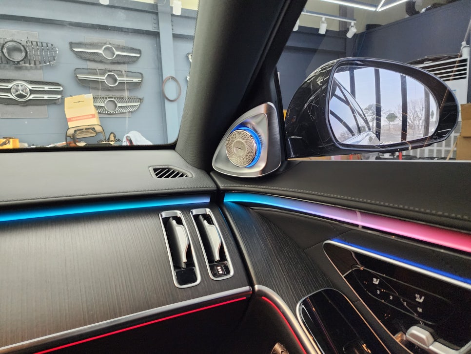 벤츠 S400 - 역시 액티브 엠비언트 & 4D 부메스터를 시공해야 S클래스지 !!!