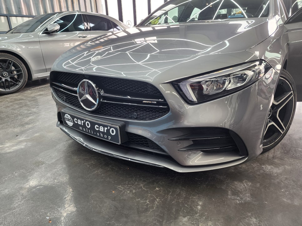 벤츠A35amg - 어댑티브 크루즈 컨트롤(ACC) 활성화, 블랙 세로그릴, 2열 에어밴트 & 엠비언트