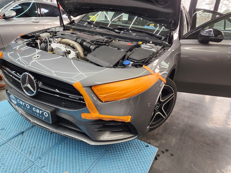 벤츠A35amg - 어댑티브 크루즈 컨트롤(ACC) 활성화, 블랙 세로그릴, 2열 에어밴트 & 엠비언트