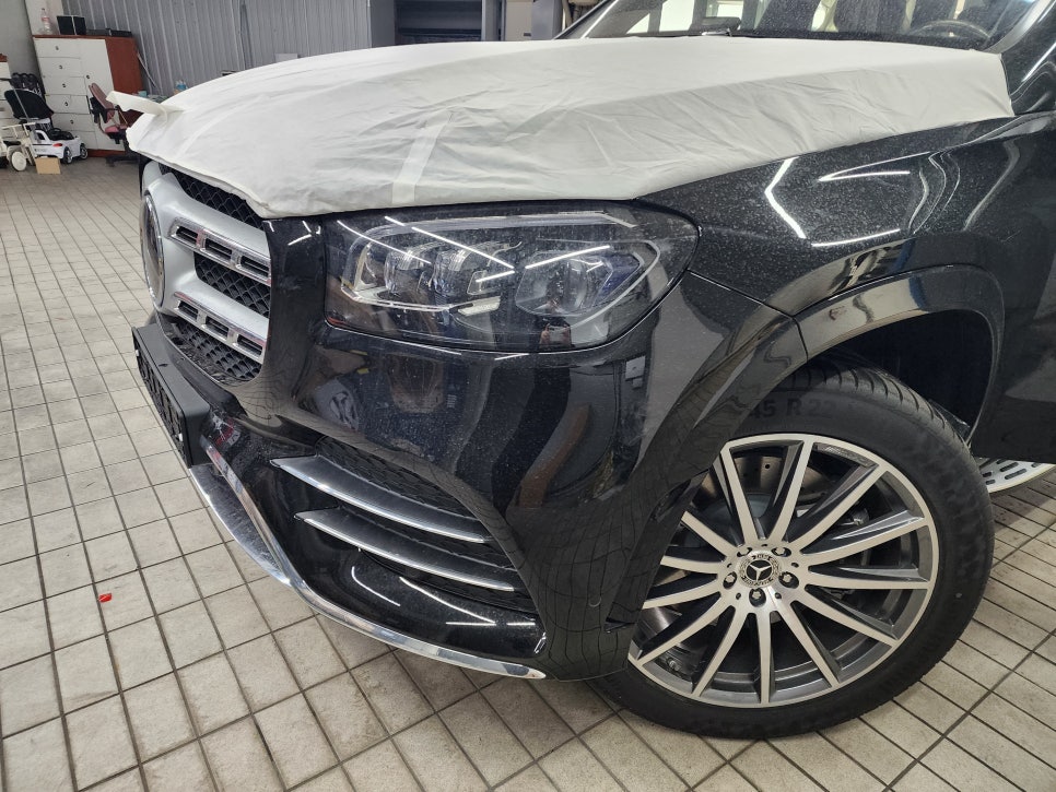 벤츠GLS400d - 세로그릴 시공으로 멋은 살리고~ 옵틱 글라스 광각 미러 시공으로 안전은 지키고~