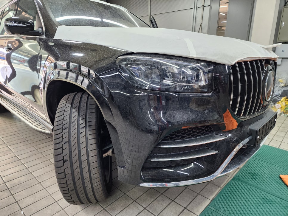 벤츠GLS400d - 세로그릴 시공으로 멋은 살리고~ 옵틱 글라스 광각 미러 시공으로 안전은 지키고~