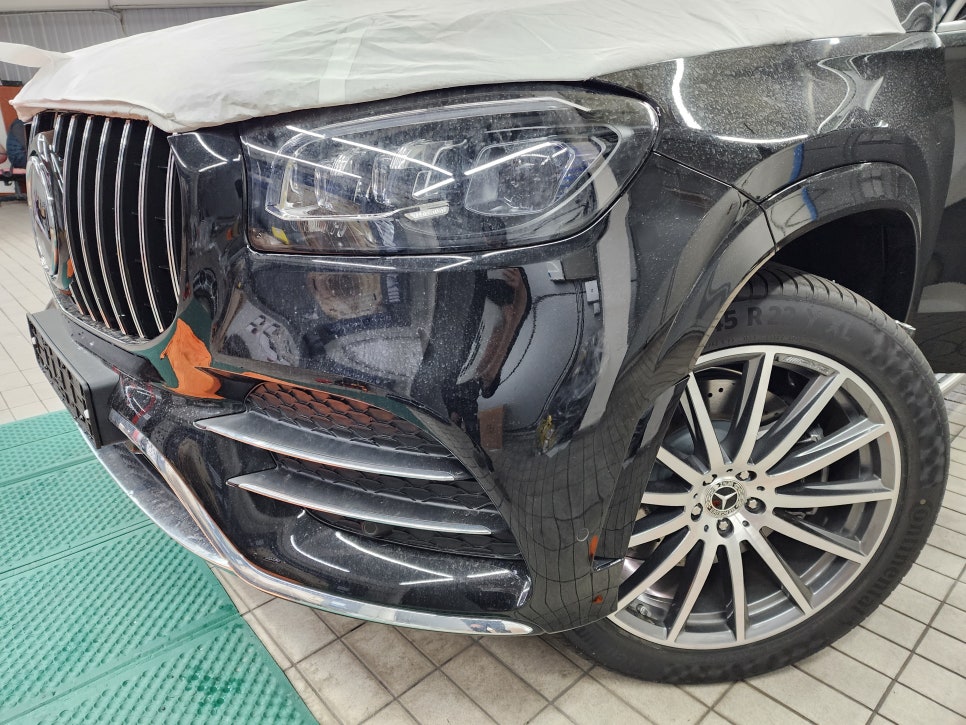 벤츠GLS400d - 세로그릴 시공으로 멋은 살리고~ 옵틱 글라스 광각 미러 시공으로 안전은 지키고~