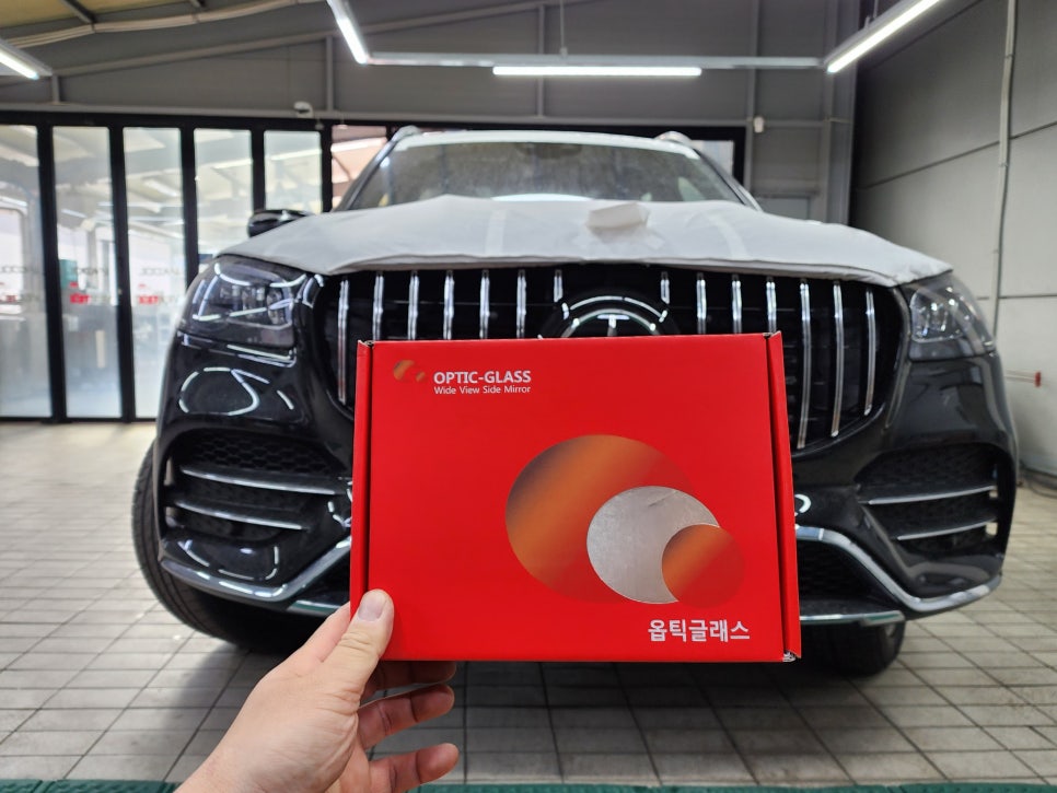 벤츠GLS400d - 세로그릴 시공으로 멋은 살리고~ 옵틱 글라스 광각 미러 시공으로 안전은 지키고~