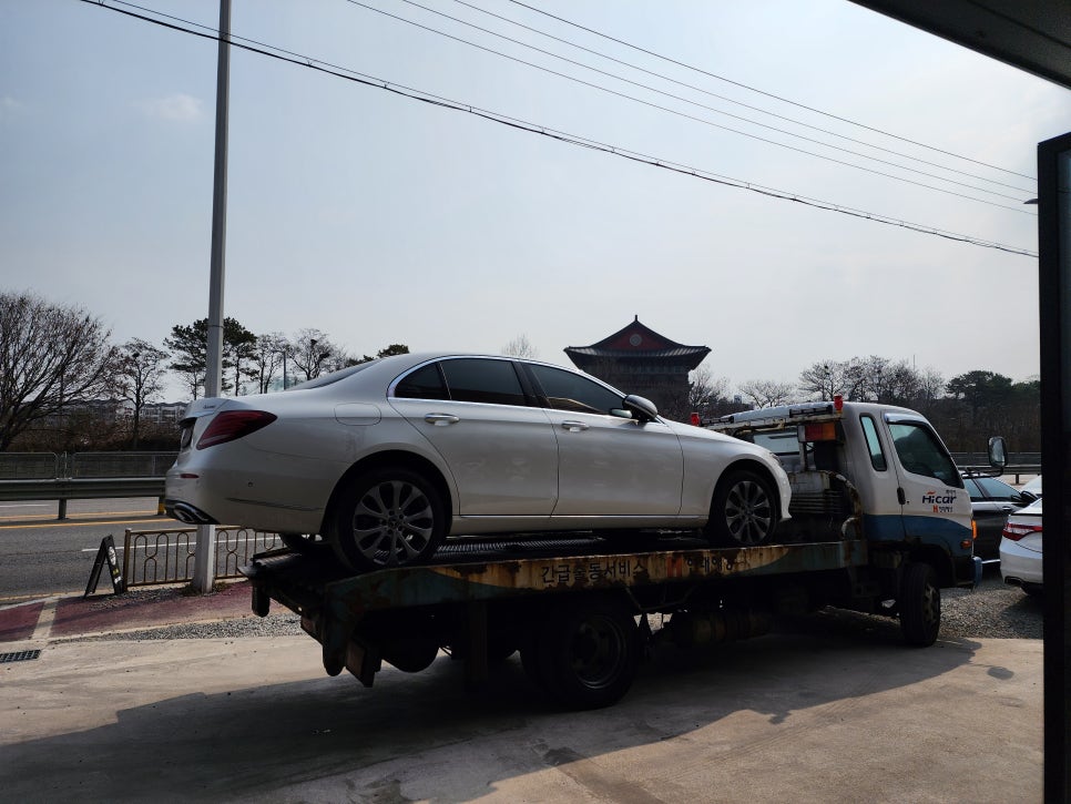 벤츠E300ex - 23p ' 반자율주행 '으로 편안한 드라이빙을 즐겨보세요.