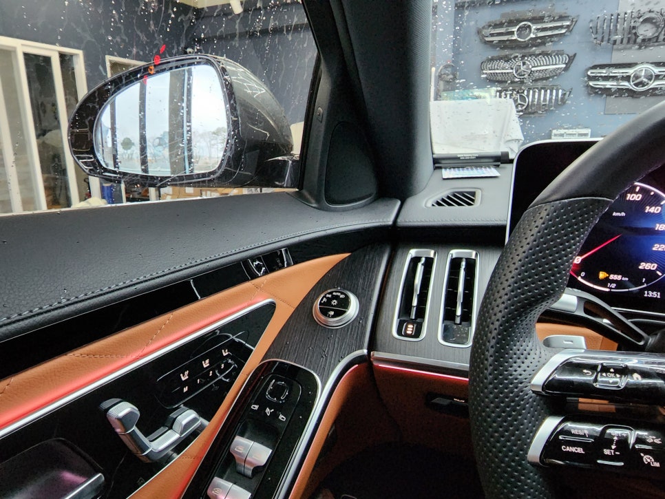 벤츠 S400d- 피아노락커트림, 액티브엠비언트, 4D 부메스터 '애프터 제품 시공이지만 고퀄리티 !! '