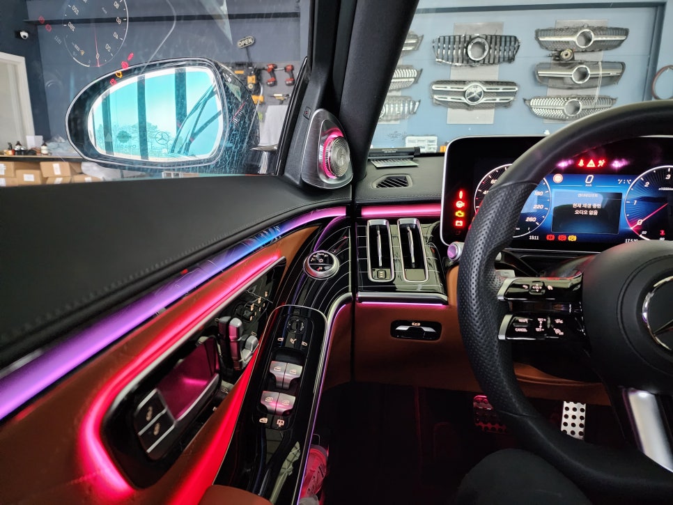 벤츠 S400d- 피아노락커트림, 액티브엠비언트, 4D 부메스터 '애프터 제품 시공이지만 고퀄리티 !! '