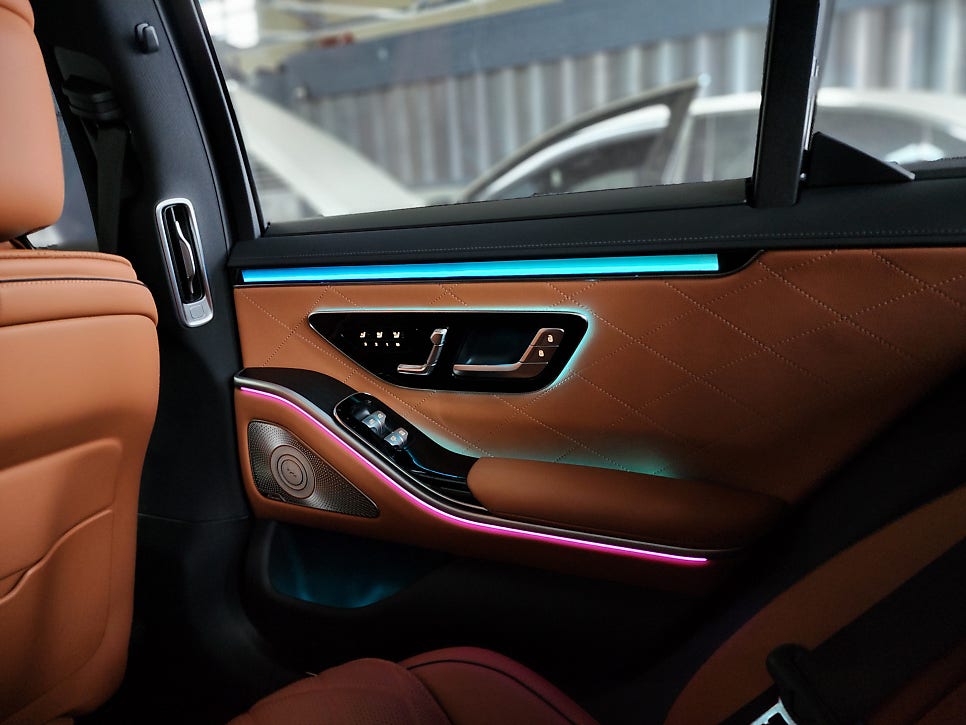 벤츠 S400d- 피아노락커트림, 액티브엠비언트, 4D 부메스터 '애프터 제품 시공이지만 고퀄리티 !! '